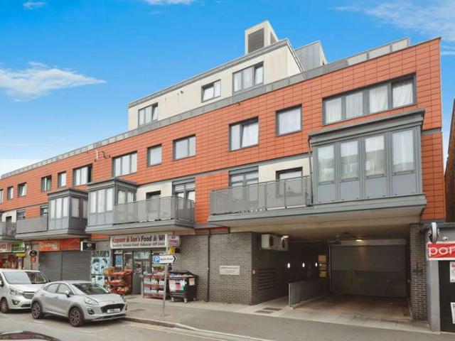 Apartment for sale in Hayes, Hayes