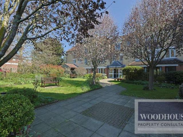 Apartment for sale in Broxbourne, Hertfordshire