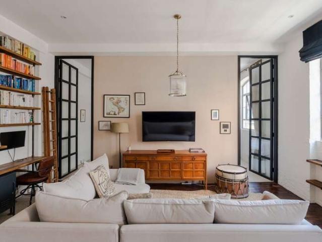 Apartment for sale in Shepherd's Bush, Greater London