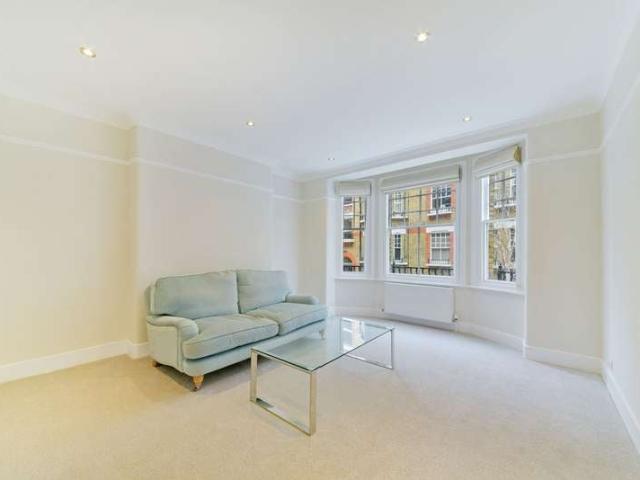 Apartment for sale in Royal Borough of Kensington and Chelsea, Greater London