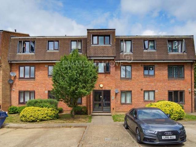 Apartment for sale in Slough