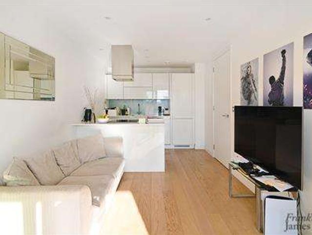 Apartment for sale in Blackwall Reach, Greater London