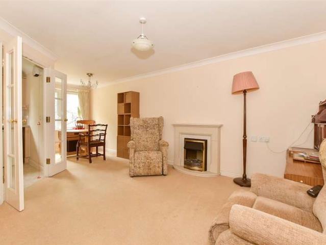 Apartment for sale in Red Hill, Surrey