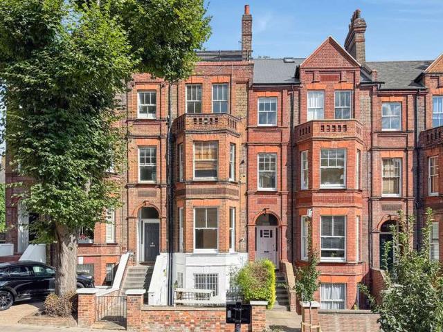 Apartment for sale in South Hampstead, Greater London
