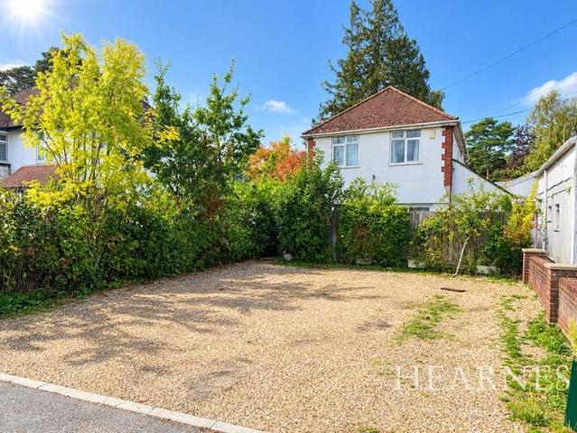 Apartment for sale in Tricketts Cross, Ferndown