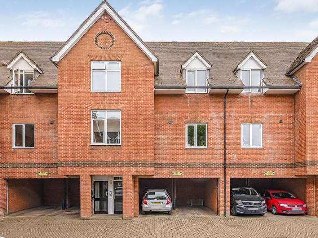 Apartment for sale in Hertford, Colliers End