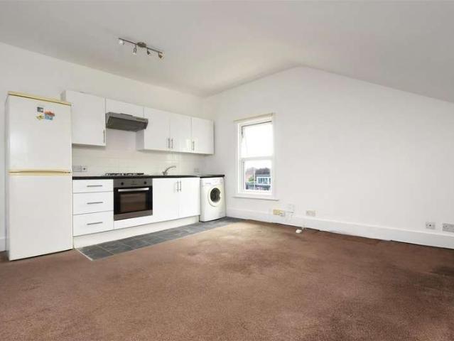 Apartment for sale in London Borough of Croydon, Selhurst
