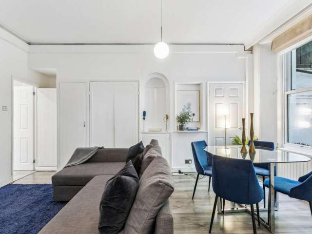 Flat for sale in St. John's Wood, Greater London