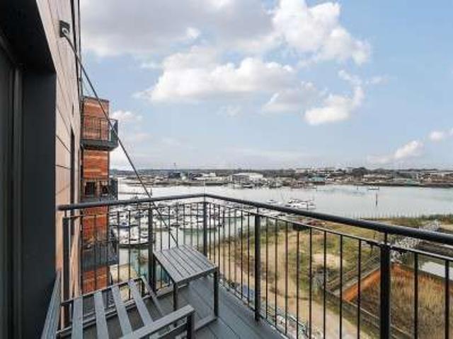 Apartment for sale in Crosshouse, Southampton