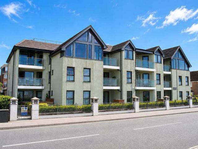 Apartment for sale in Lee-on-the-Solent, Middlecroft