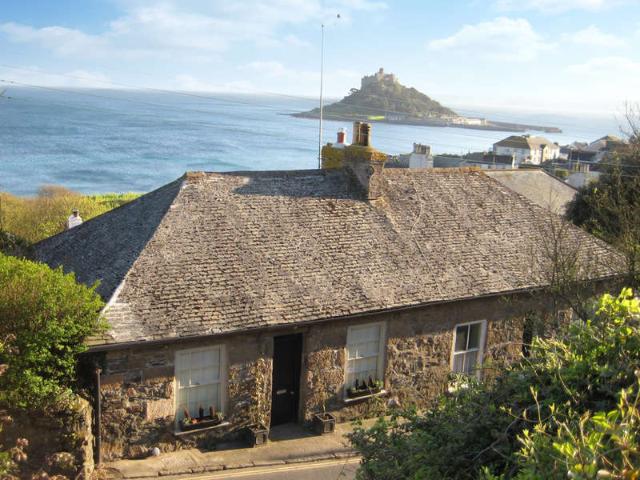 Apartment for sale in Marazion
