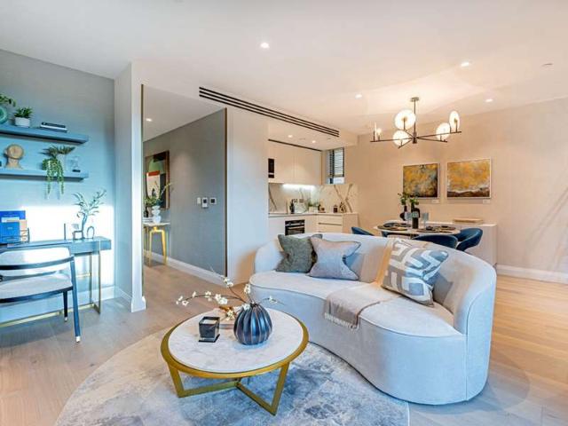 Flat for sale in Nine Elms, Greater London
