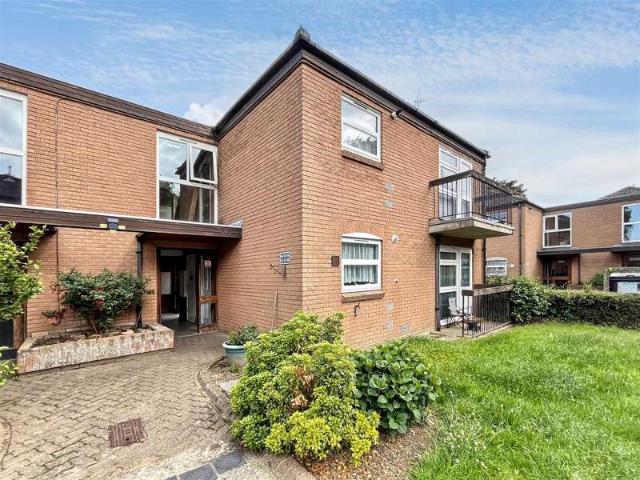 Apartment for sale in Crostwick, Norfolk