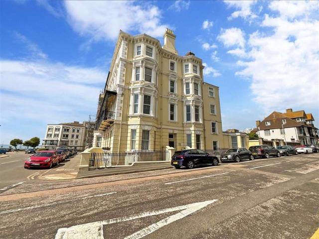 Apartment for sale in East Cliff, Acol