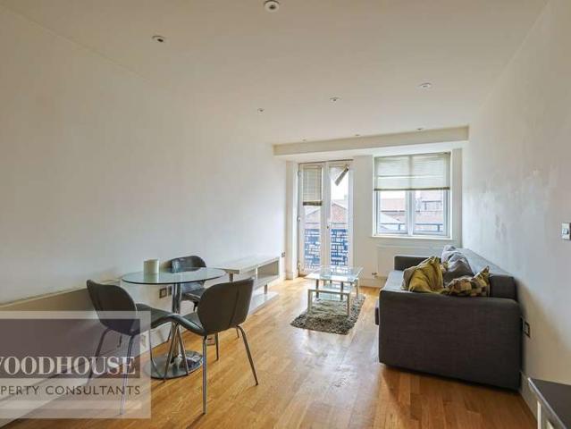 Apartment for sale in Broxbourne, Hertfordshire