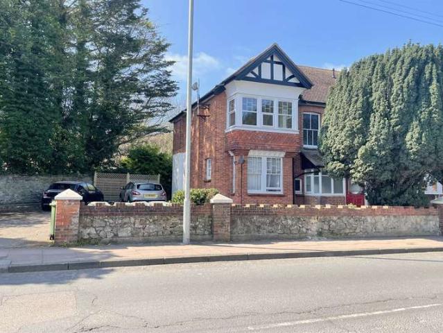 Apartment for sale in Upperton, Eastbourne