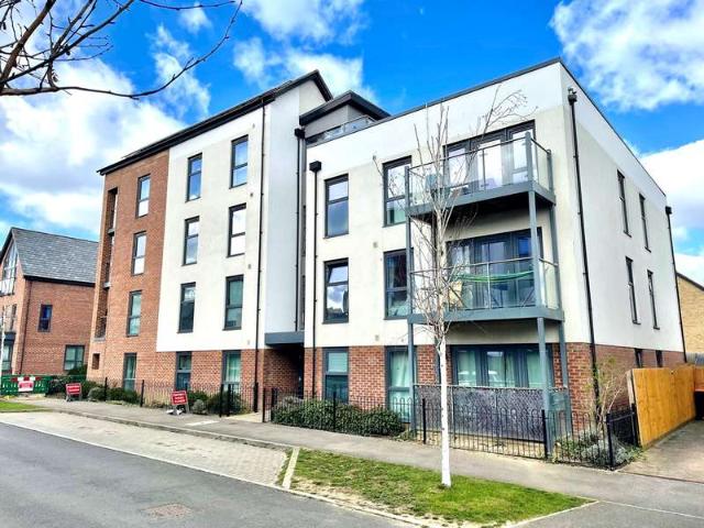 Apartment for sale in Monkston Park, Milton Keynes