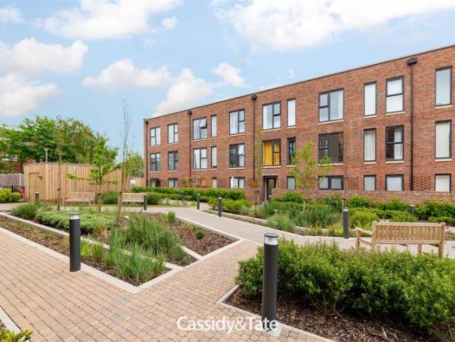 Apartment for sale in St Albans, Five Acres