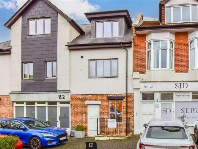 Apartment for sale in St James, Sandown Park