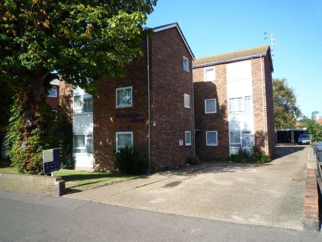 Apartment for sale in Roselands, Eastbourne