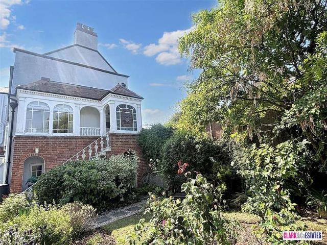 Apartment for sale in Watergate, Devon