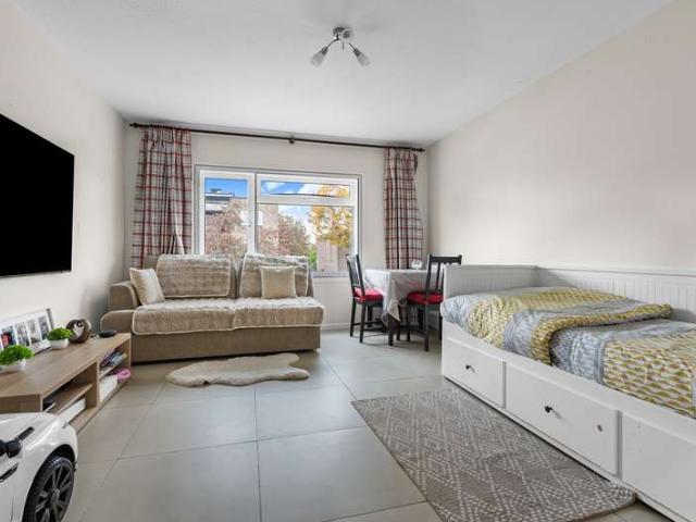 Apartment for sale in Lower Halliford, Surrey