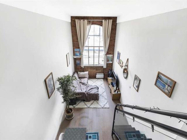 Apartment for sale in Old Ford, Bow
