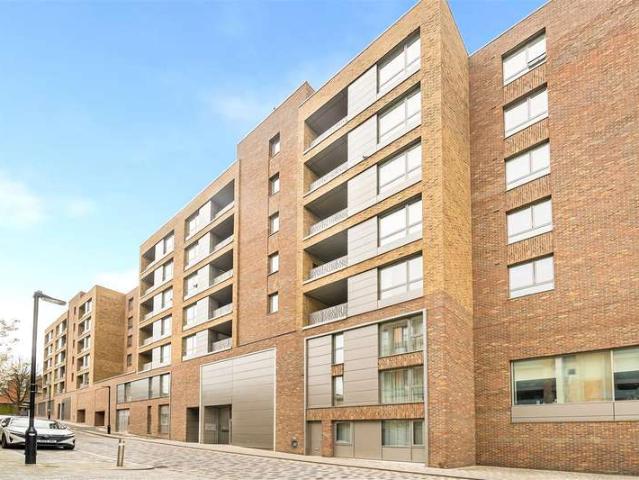 Apartment for sale in Hornsey, Greater London