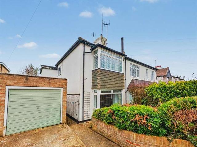 Apartment for sale in Leigh on Sea, Southend-on-Sea