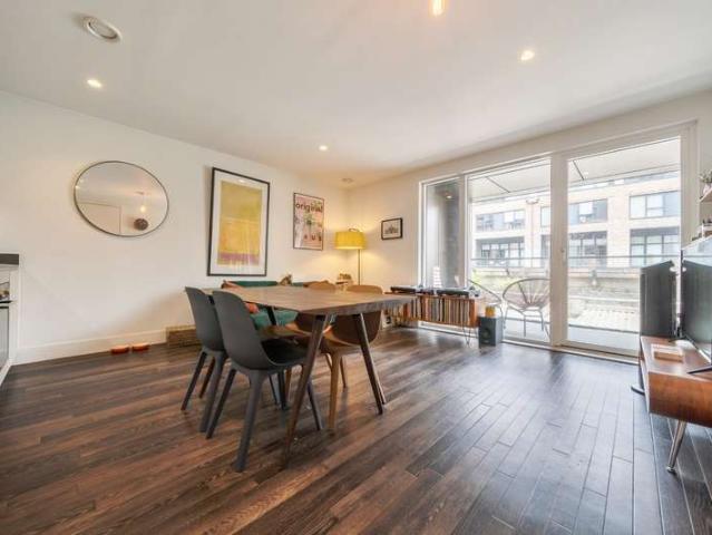 Apartment for sale in London Borough of Lewisham, New Cross