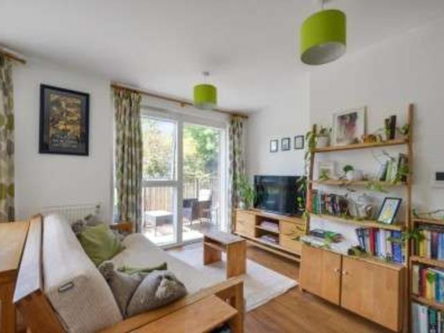 Apartment for sale in Catford Green, Greater London
