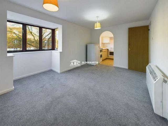 Apartment for sale in Colindale, Greater London