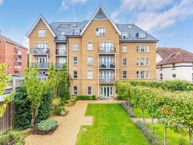 Apartment for sale in Upper Parkstone, Poole