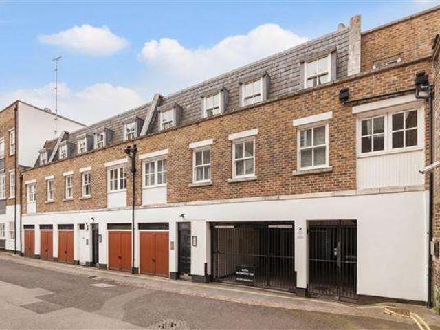 Apartment for sale in Brompton, Greater London