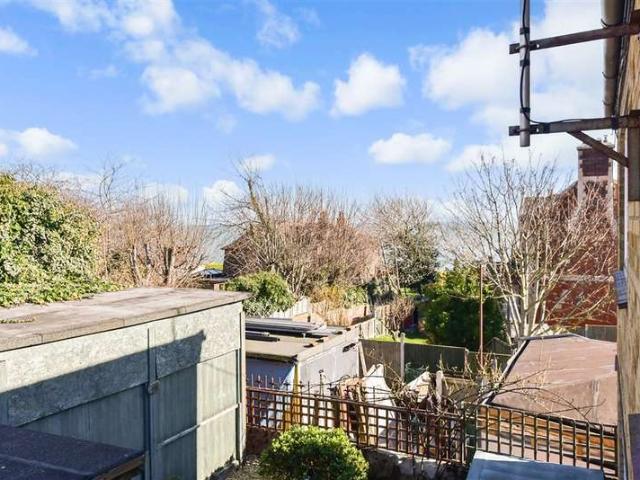 Apartment for sale in East Cliff, Acol