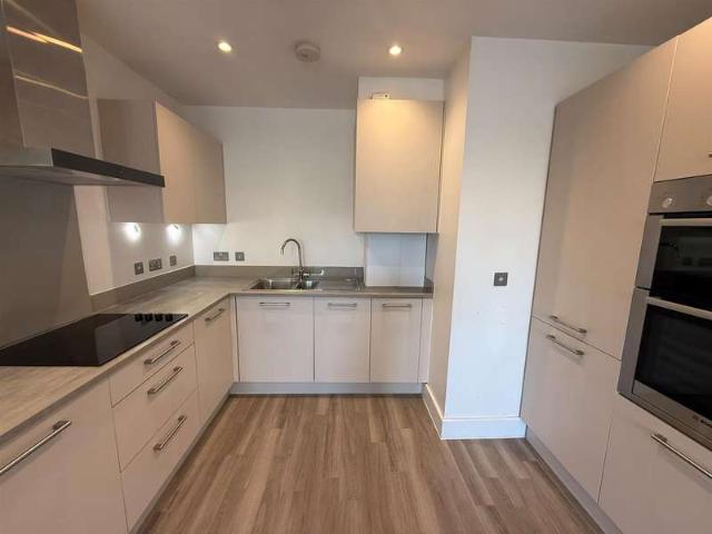 Apartment for sale in London Borough of Hounslow, Spring Grove