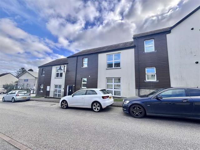 Apartment for sale in Penryn, Cornwall
