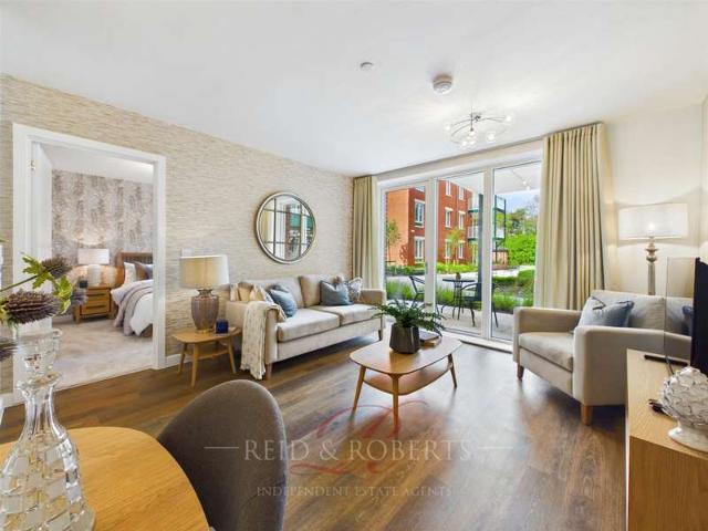 Apartment for sale in Boughton, Cheshire