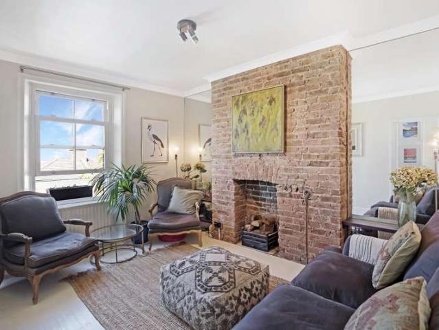Apartment for sale in Greater London