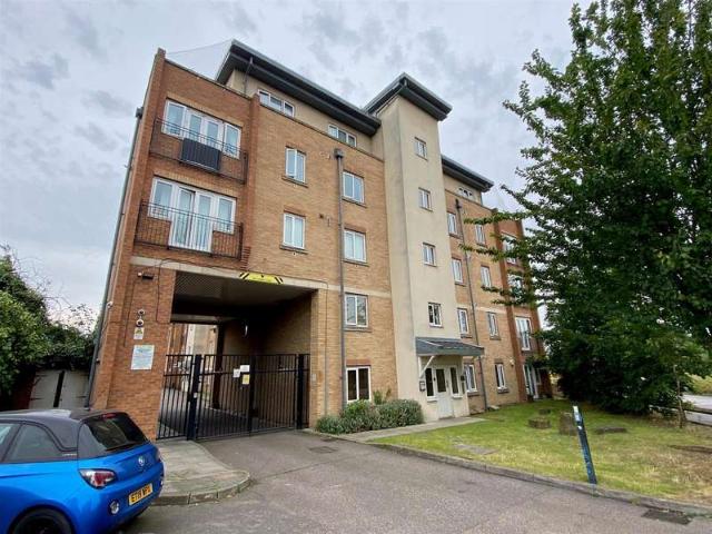 Apartment for sale in Rainham, Rainham