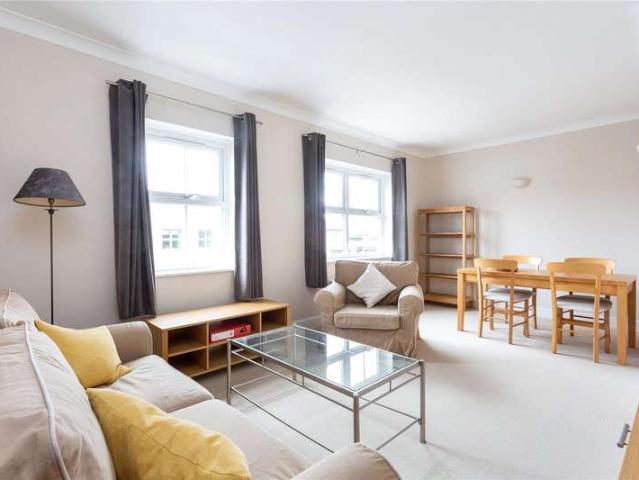 Apartment for sale in Clapham, Greater London