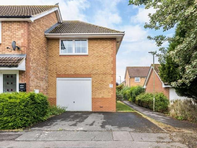 Apartment for sale in Ladygrove, Berrick Salome