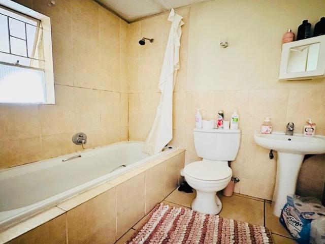 Apartment for sale in Vosloorus, Gauteng
