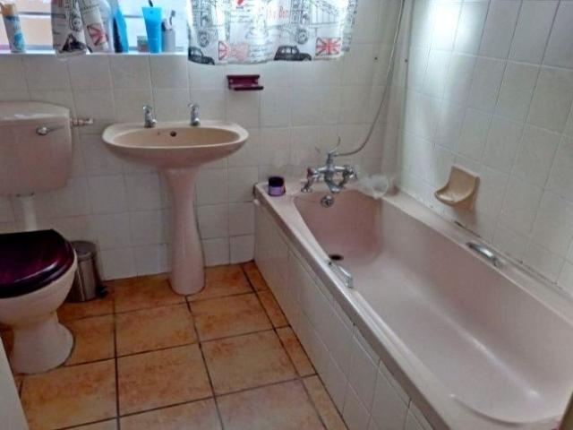 Apartment for sale in Kingsburgh, Kwazulu-natal