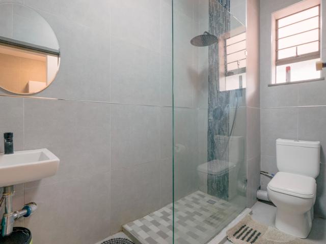 Apartment for sale in Kingsburgh, Kwazulu-natal