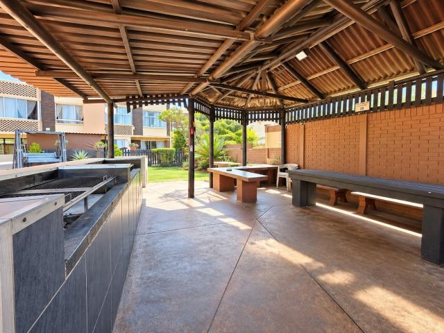 Apartment for sale in Kingsburgh, Kwazulu-natal