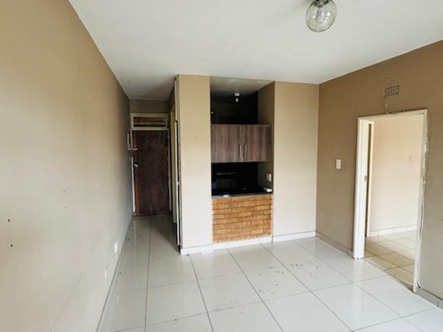 Apartment for sale in Vosloorus, Gauteng