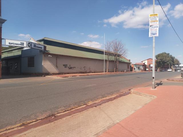 Apartment for sale in Vosloorus, Gauteng