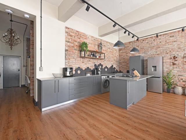 Apartment for sale in Cape Town Ward 115, Cape Town