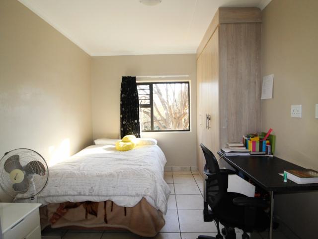 Apartment for sale in Dr Kenneth Kaunda, North West